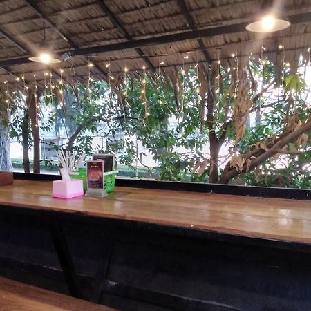 Ecran Riverfront Guesthouse Kampot Exterior photo