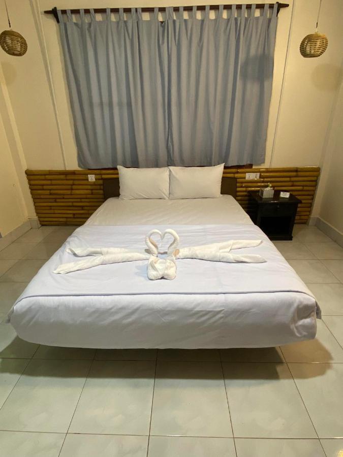 Ecran Riverfront Guesthouse Kampot Exterior photo